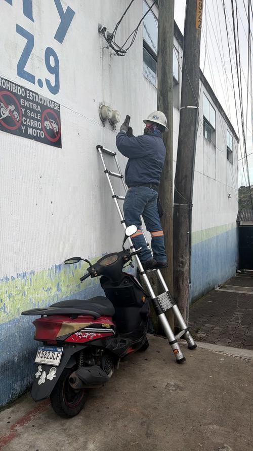 Colonia Satélite, zona 9 de Mixco - punto 1. (Foto: EEGSA)