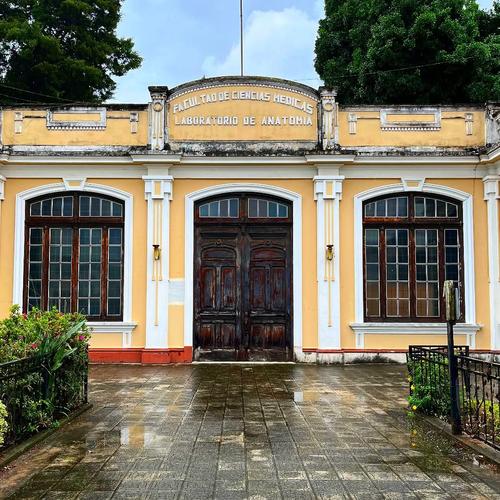 El interior del antiguo conjunto universitario conserva la arquitectura de una época en la que funcionaron allí las facultades de Medicina y Odontología. (Foto: Paraninfo Universitario USAC)