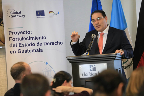El Mingob involucró a varias entidades públicas para coordinar reformas sobre derechos humanos y certeza jurídica, informó el ministro Marco Antonio Villeda. (Foto: Mingob)