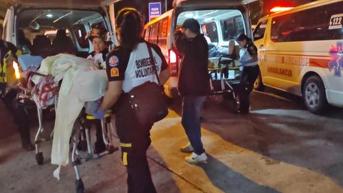Los heridos quedaron bajo atención médica en el Hospital Roosevelt. (Foto: CVB)