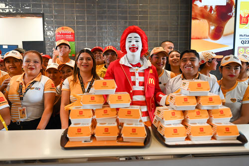 McDonald's, Big Mac, menú, niños, niñez, sonrisas, fiesta, donación, fondos, Guatemala, Soy502