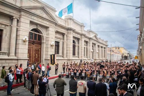 El Congreso de la República les brindó un reconocimiento a su regreso de Francia. (Foto: Cortesía BBS)