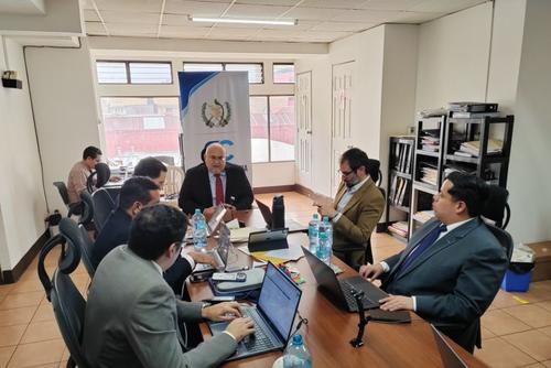 Los candidatos a titular de la Sicom expusieron ante el Directorio su experiencia laboral en los tres organismo de Estado. (Foto: Guatemala Visible/Soy502)