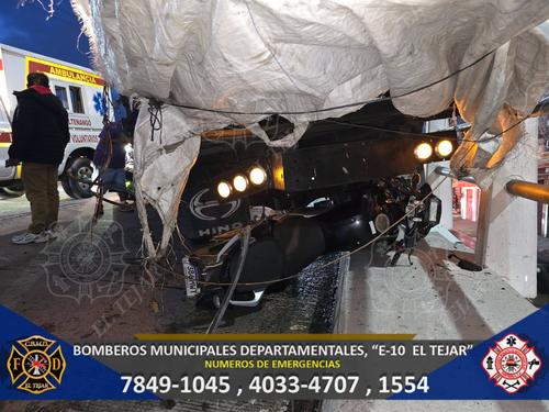 (Foto vía: Bomberos Departamentales, El Tejar)