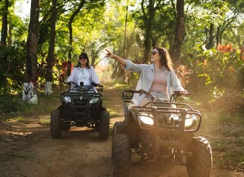 Los visitantes pueden recorrer los senderos de Finca Montecristo en cuatrimoto. (Foto: Finca Montecristo gt)
