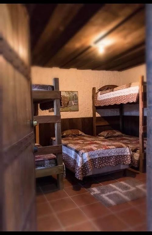 Las cabañas son muy cómodas y calientes para los inquilinos.