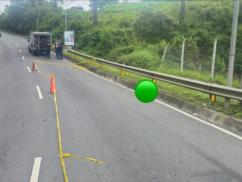 Personas que transitaban por el sector alertaron sobre el cuerpo. (Foto: Amílcar Montejo)