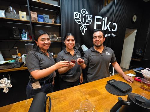 Los hermanos Ixchop mantienen unido su proyecto familiar. (Foto: Leslie de León)