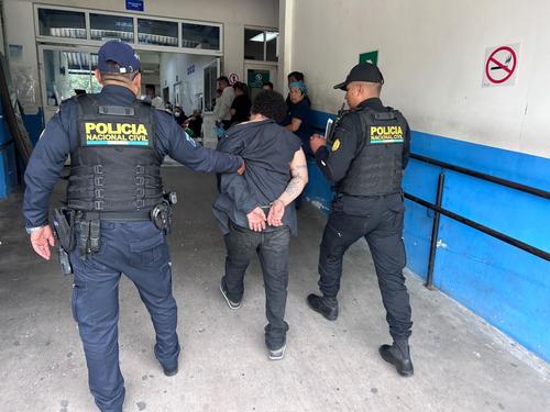 El hombre fue entregado a la Policía Nacional Civil. (Foto: PNC)