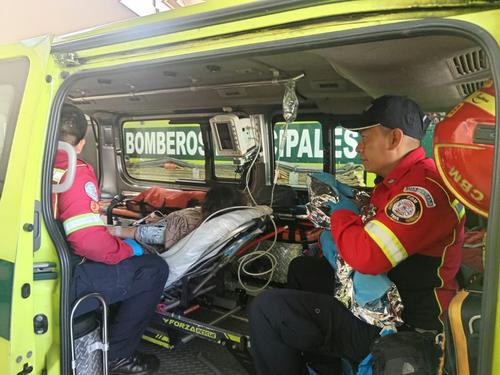 La bebé nació dentro de una de las unidades de la estación. (Foto: Bomberos Municipales)