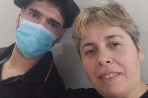 Jachy Arriola le donó un riñón a su hijo Franco para ayudarlo a superar una enfermedad renal. (Foto: vía Infobae)