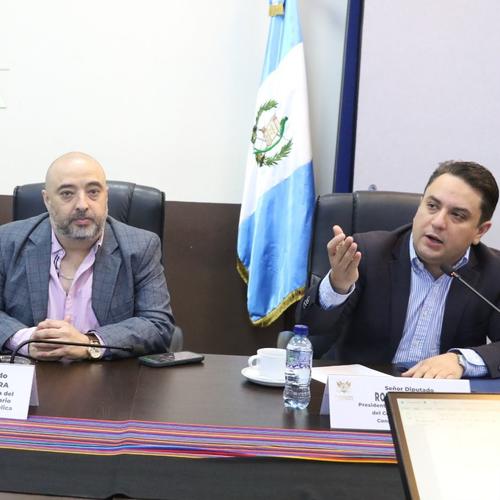 El diputado Ronald Portillo señaló que la iniciativa busca incentivar la participación de empresas, personas y organizaciones en la donación. (Fotos: Organismo Legislativo)