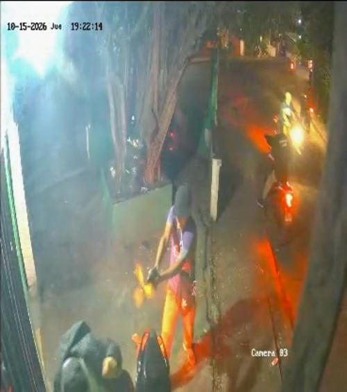 Cristian Daniel Rivas Ixcoy fue atacado cuando se disponía a subir a su motocicleta. (Foto: Ángel Revolorio)