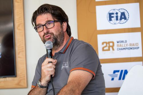 El director del Dakar, David Castera, brindó un comunicado, en el cual actualizó a los pilotos de cuál era la situación de la carrera, debido al conflicto armado entre Yemen y Arabia Saudita. (Foto: Somos Dakar)