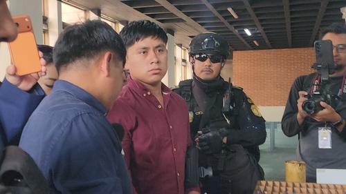 Los hermanos realizaron su proceso de salida tras haber sido detenidos. (Foto vía: Jorge Senté/SOY502)