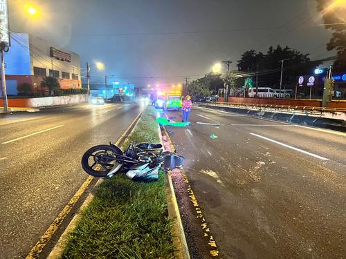 El vehículo involucrado en el accidente se dio a la fuga. (Foto: Bomberos Municipales)