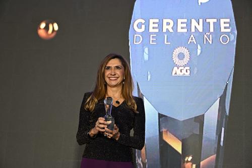 María Cristina Quiñónez, fundadora y directora general de Vedanta Center, galardonada en la categoría "Innovación Organizacional". (Foto: José Pos/Soy502)