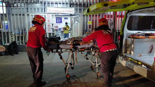 La segunda víctima, de 21 años, recibió varios impactos de bala en la espalda y el costado. (Foto: Bomberos Municipales)
