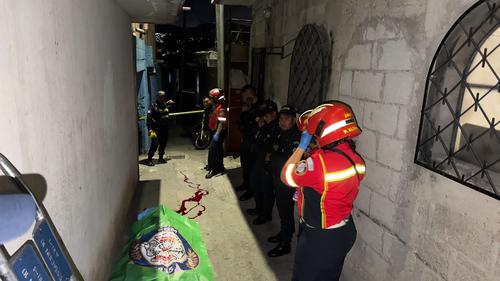 Bomberos Municipales localizaron a la mujer con múltiples heridas de bala. (Foto: Bomberos Municipales)