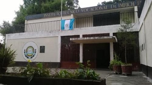 El MP realiza diligencias en el Instituto Fischmann con apoyo de la PNC. (Foto: Archivo/Soy502)