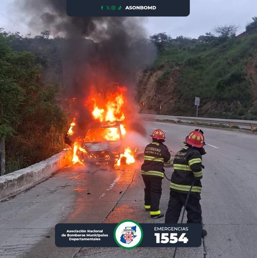 (Foto vía: Bomberos Municipales Departamentales)