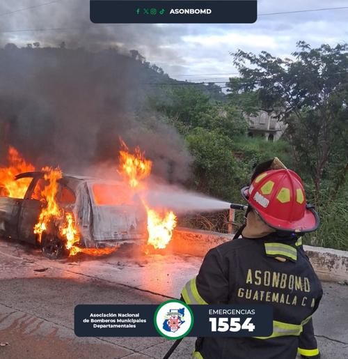(Foto vía: Bomberos Municipales Departamentales)