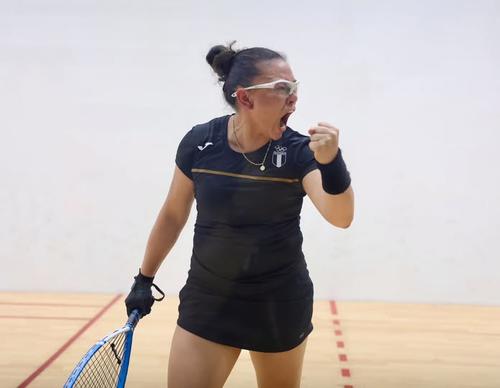 Gabriela Martínez sigue sumando medallas en su carrera deportiva. Prueba de ello, es la medalla de plata conquistada en Chile, en el Mundial de Ráquetbo. (Foto: A Jugar)
