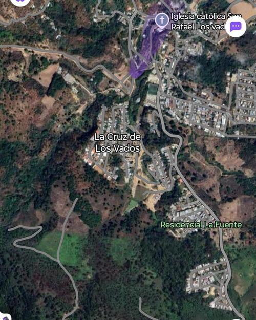 El sector boscoso extendió las labores de búsqueda por su complejidad. (Imagen vía: Bomberos Municipales)