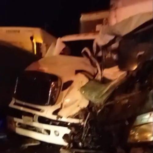 El percance también causó daños en postes y estructuras ubicadas en el sector. (Foto: Amilcar Montejo)