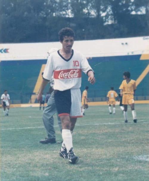 Valdéz Aguilar también fue jugador del CSD Sacachispas. (Foto: RRSS)