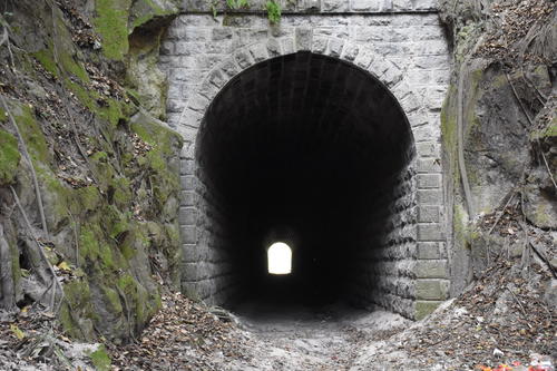 El túnel se ha conservado bien en sus cimientos y es un atractivo antiguo. (Foto: Olga Vásquez)