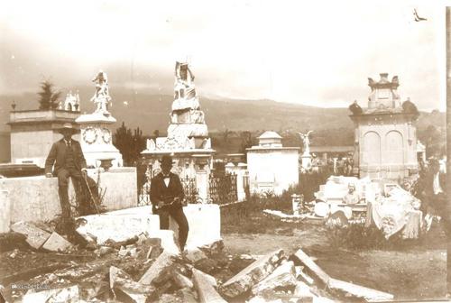 Cementerio de Quetzaltenango terremoto del 18 de abril de 1902. (Foto: Rene Merlos)