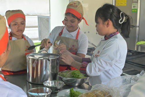 Quienes trabajan en manipulación de alimentos, hostelería, servicios médicos o atención al público pueden necesitar la tarjeta de salud. (Foto: José Rodríguez)