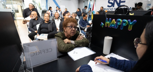 Los interesados deben presentar su hoja de vida y documento de identificación. (Foto: Mintrab)