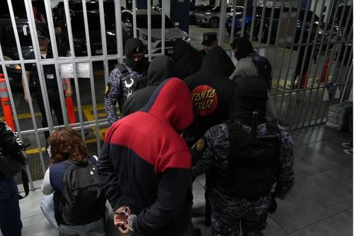 Los siete policías ligados a proceso penal en el caso Foppa serán trasladados a la cárcel Mariscal Zavala para ser recluidos. (Foto: Wilder López/Soy502)