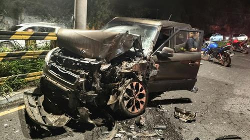 Ambos automotores quedaron con daños en la parte frontal. (Foto: PMT Mixco)