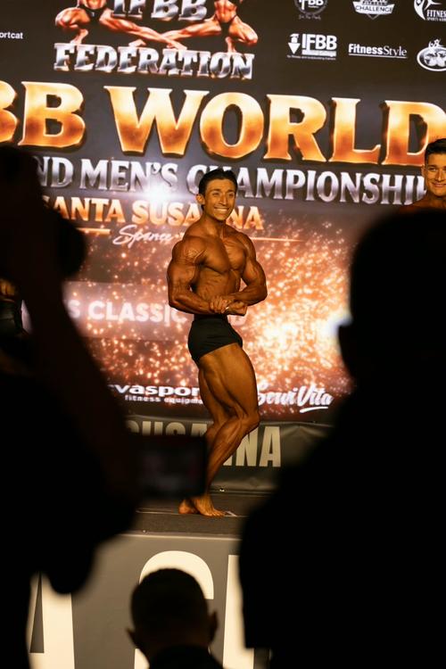 El guatemalteco se impuso en dos categorías de la competencia. (Foto: IFBB Guatemala)
