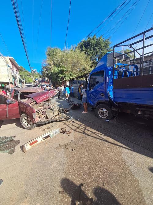 El percance vial dejó un fallecido en San Juan Sacatepéquez. (Foto: CVB)