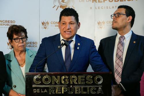 El sistema busca resolver la dispersión normativa al concentrar en un solo lugar leyes, reglamentos y sus reformas correspondientes, según el diputado ponente Raúl Barrera. (Foto: Wilder López/Soy502)
