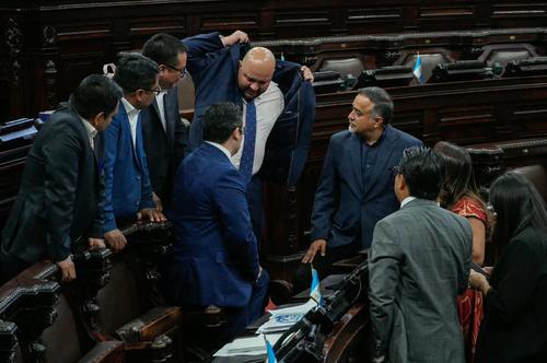 El pleno debatió durante casi cuatro horas un decreto sobre el Día del Jubilado para avanzar a segundo debate. (Foto: Wilder López/Soy502)