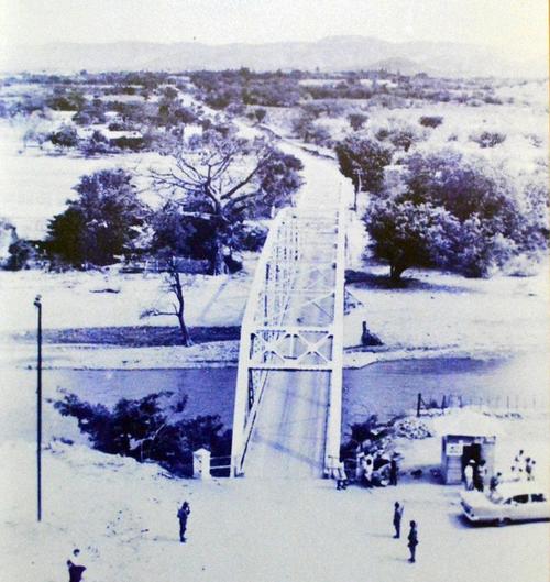 El puente Blanco, entrada a la ciudad de Zacapa, en los años 80. (Foto: Juan Carlos Aquino/Colaborador)
