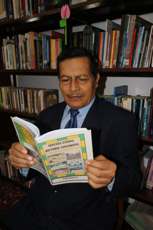 Libros de Fredy Salazar: Un legado de cultura en Sacatepéquez. (Foto: Renato Melgar/Colaborador)