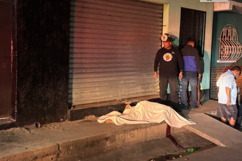 El hombre perdió la vida pese a maniobras de reanimación realizadas por Bomberos Voluntarios. (Foto: CVB)