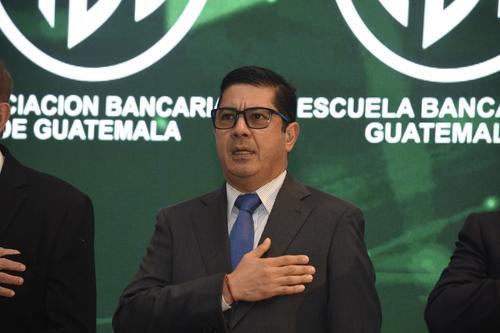 El actual Superintendente de Bancos, Saulo de León Durán busca su reelección. (Foto: Archivo/Soy502)