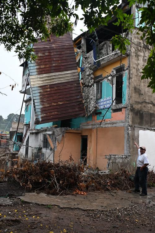 Otras 14 viviendas se encuentran en riesgo en el sector 2, relatan vecinos. (Foto: José Luis Pos/colaborador)