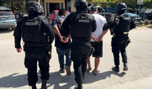 Dos de los señalados como responsables del secuestro fueron capturados durante allanamientos. (Foto: PNC)