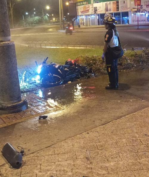 El motorista murió en el lugar por politraumatismo tras el accidente. (Foto: CVB)