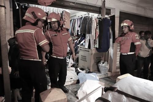 Sujetos armados entraron al lugar y atacaron a las víctimas. (Foto: Bomberos Municipales)