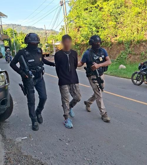 Los detenidos son presuntos responsables de participar en el secuestro de un hombre ocurrido en mayo de 2023. (Foto: PNC)