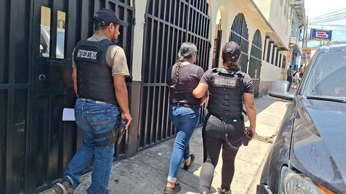 Capturaron a Carlos “N”, de 29 años y Ana “N” , de 31 años, por el delito de plagio o secuestro. (Foto: PNC)